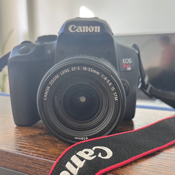 Canon T8i Camera - Picture 1 of 8